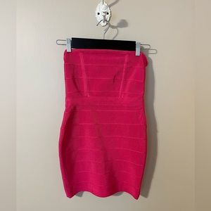 💘EUC PINK BANDAGE DRESS💘